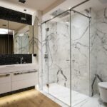 Toques de mármol en baños modernos