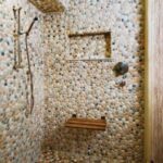 Baños decorados con revestimiento de piedra