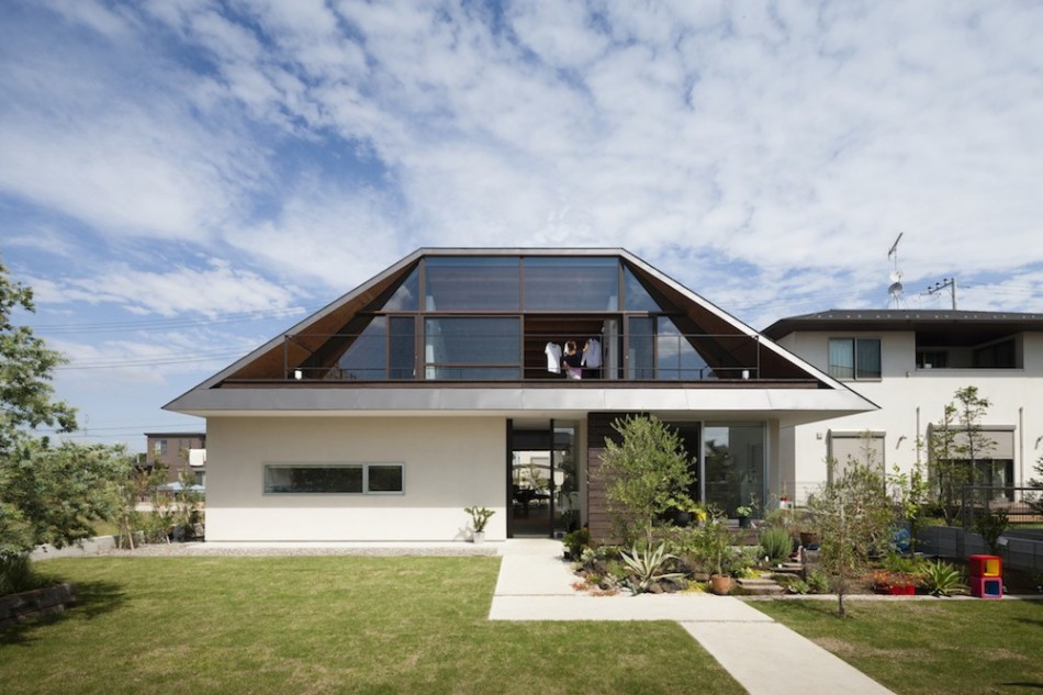 Diseño de interiores de casas modernas con techo de cuatro aguas