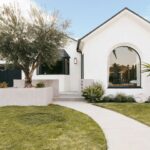 Ideas de casas blancas y modernas con jardín