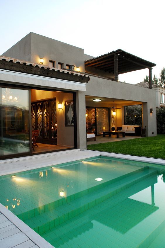 Diseños de casas de lujo en el campo con piscina