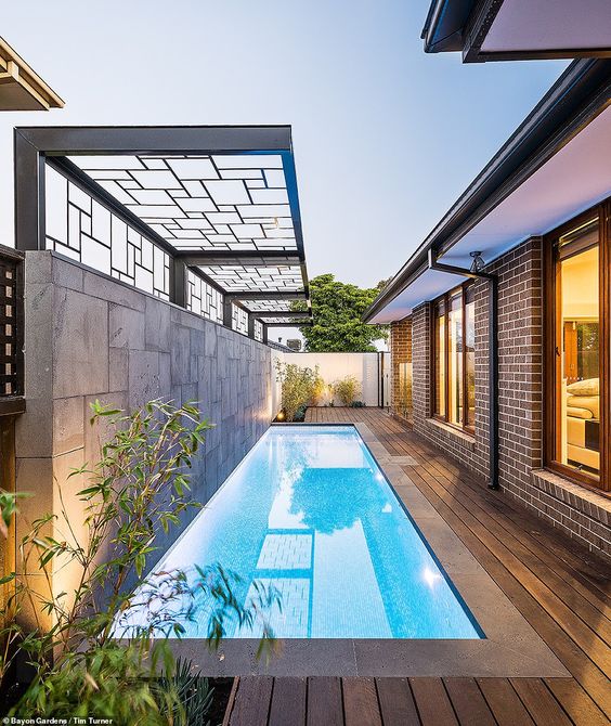 Casas modernas pequeñas con piscina
