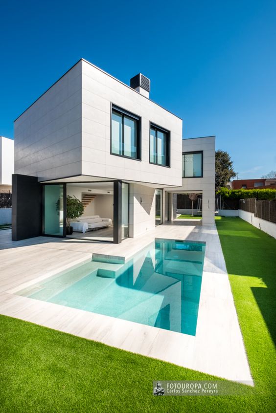 Diseños de casas modernas con piscina
