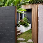 Ideas de puertas modernas con plantas