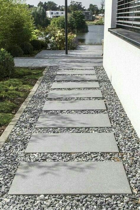 Combinación de pavimentación con bloques y piedra